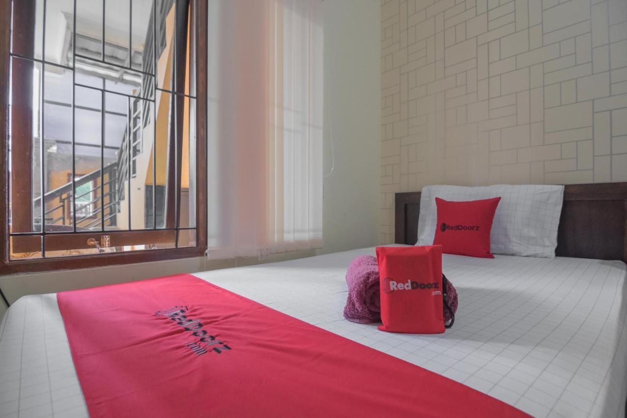 Reddoorz Near Sepinggan Airport Balikpapan 2 Otel Dış mekan fotoğraf