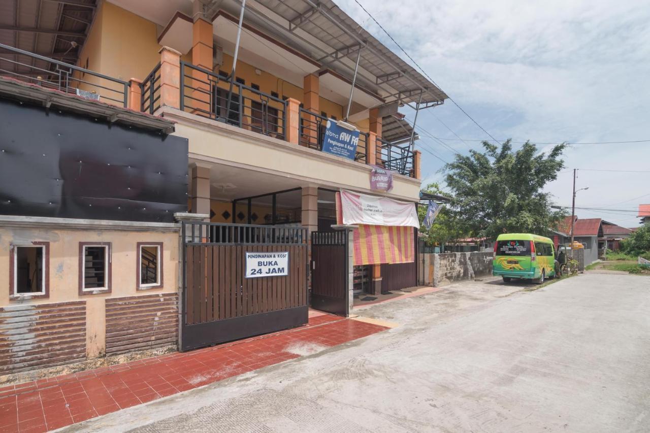 Reddoorz Near Sepinggan Airport Balikpapan 2 Otel Dış mekan fotoğraf