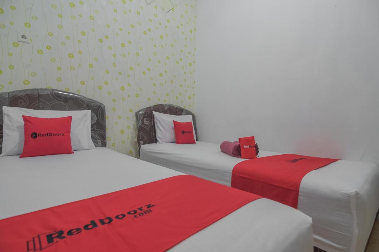 Reddoorz Near Sepinggan Airport Balikpapan 2 Otel Dış mekan fotoğraf