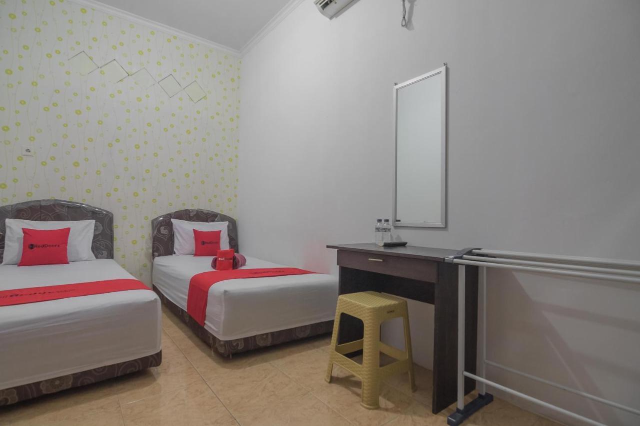 Reddoorz Near Sepinggan Airport Balikpapan 2 Otel Dış mekan fotoğraf